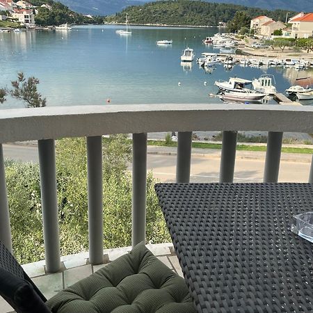 Apartments Ana By The Sea Lumbarda Exterior photo