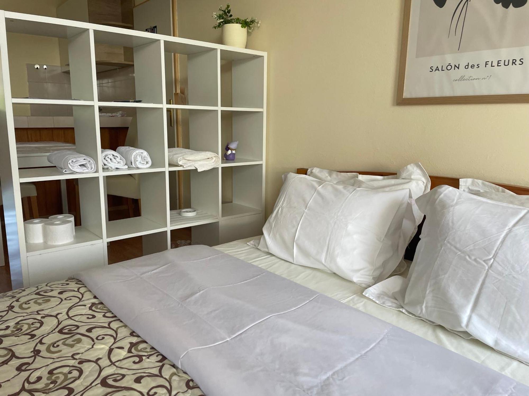 Apartments Ana By The Sea Lumbarda Exterior photo