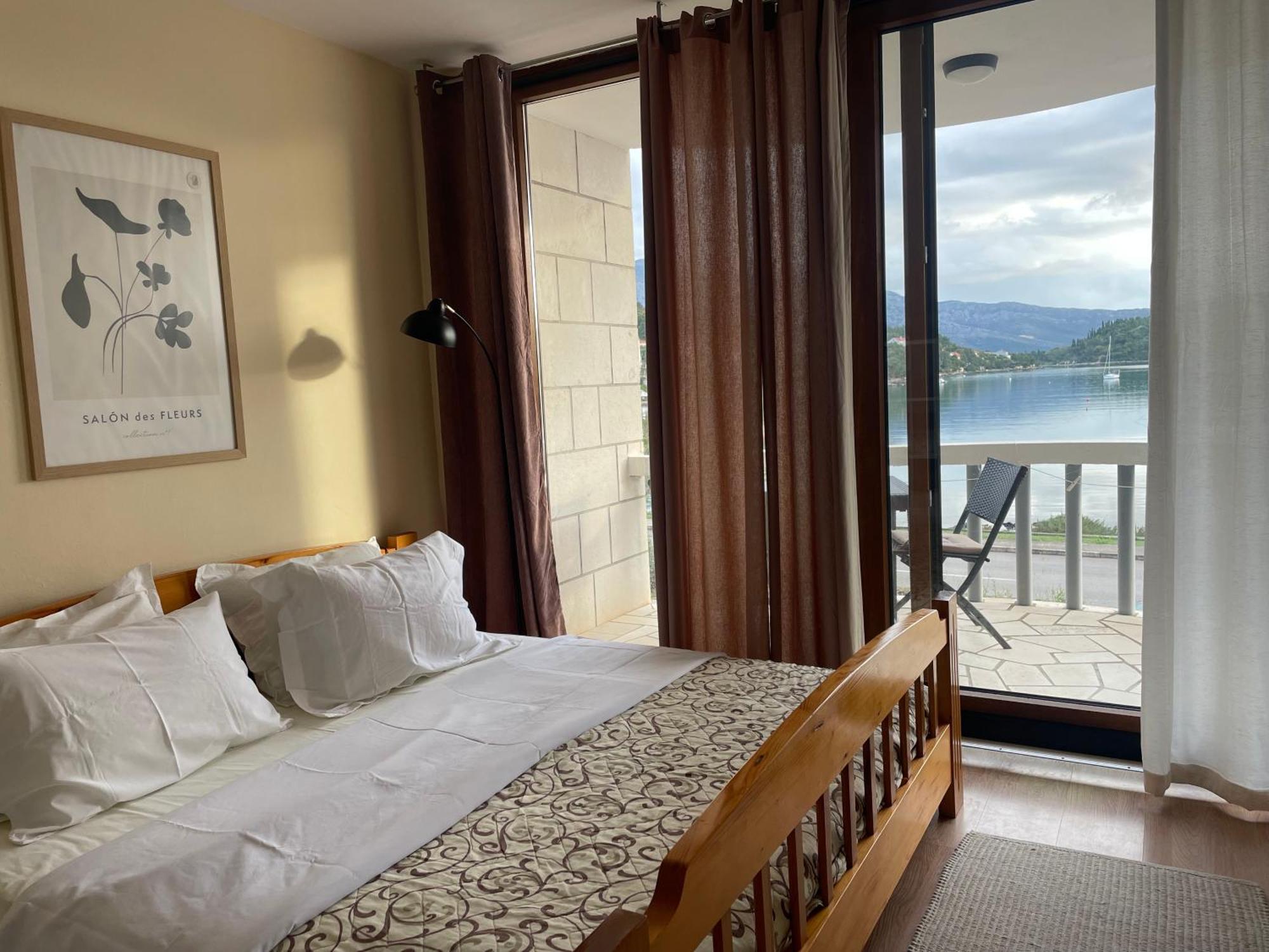 Apartments Ana By The Sea Lumbarda Exterior photo